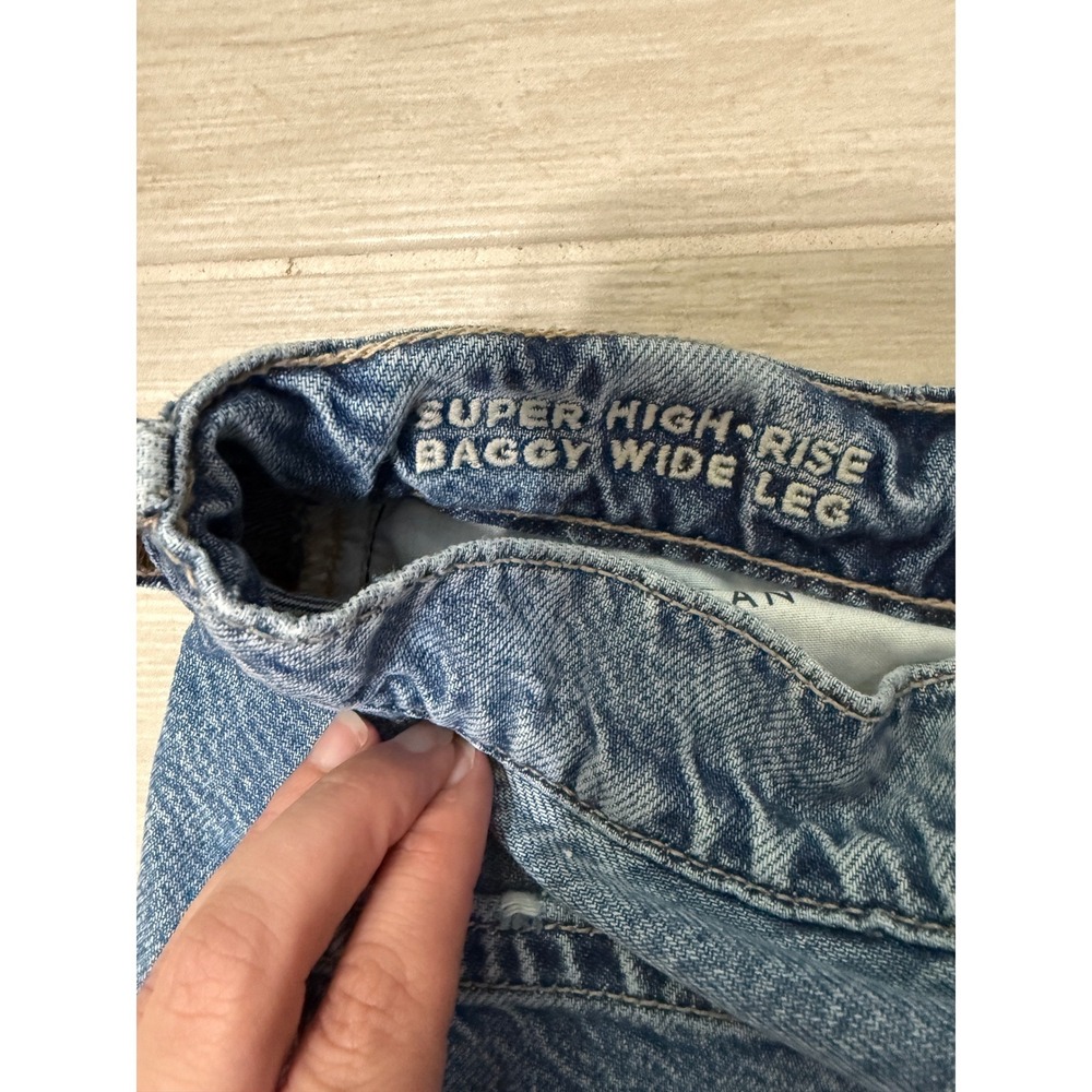 American Eagle Super High-Rise Baggy Wide Leg Jeans Size 8 Excellent Raw Hem - Picture 4 of 8